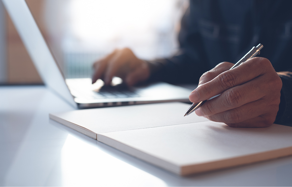 勉強している写真